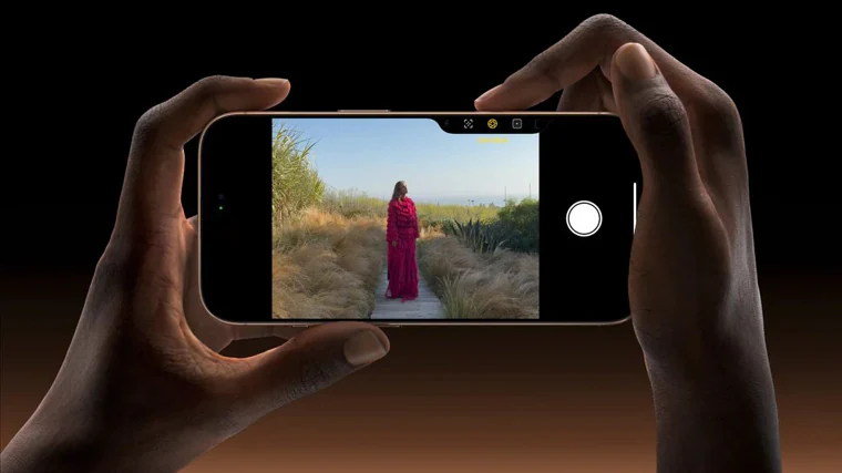 A new camera control button lets you control shooting, zoom level, exposure or shutter opening