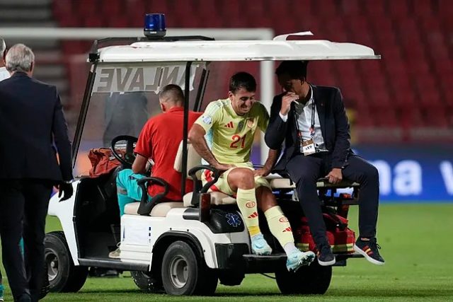 Mikel Oyarzabal Leaves Spain's Camp Due to Severe Ankle Sprain